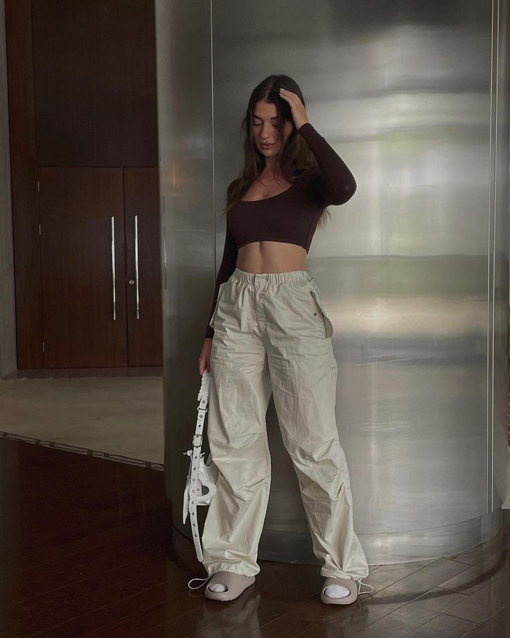 Crop-Top-and-High-Waisted-Cargo-Pants